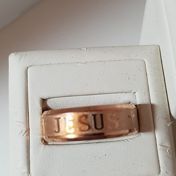 JESUS Gold Tone Band Size 11 - Picture 1 of 1